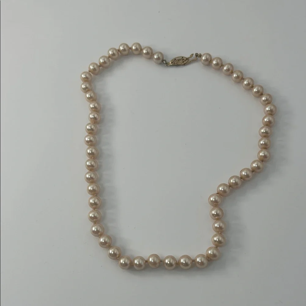 Classic Cream Pearl Necklace - Picture 15 of 16